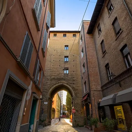 La Torre Di Porta Nuova ボローニャ