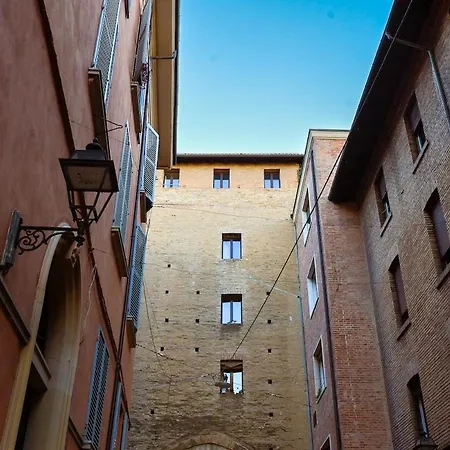La Torre Di Porta Nuova Bologna