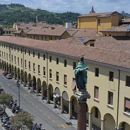 La Torre Di Porta Nuova Болонья