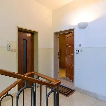 La Torre Di Porta Nuova Болонья